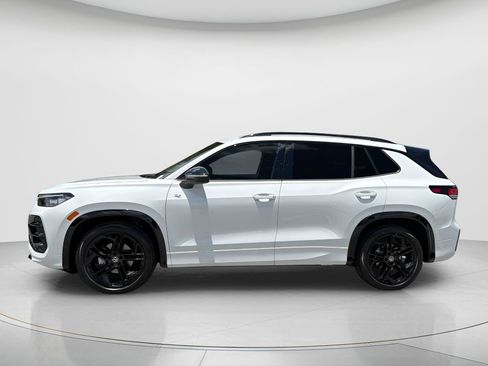 New 2026 Volkswagen Tiguan SE R-Line FWD image 9