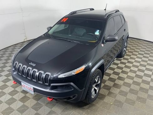 Used 2014 Jeep Cherokee Trailhawk w/ Leather Interior Group AWD/4WD image 14