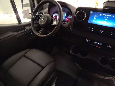 New 2026 Mercedes-Benz Sprinter 2500 image 25