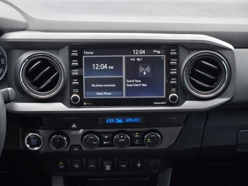 Used 2021 Toyota Tacoma TRD Sport w/ Technology Package AWD/4WD image 13