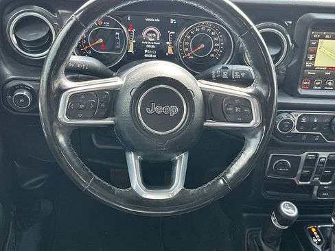 Used 2022 Jeep Wrangler Unlimited Sahara AWD/4WD image 23