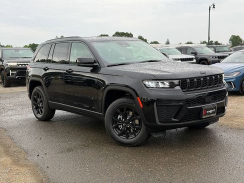 New 2026 Jeep Grand Cherokee Altitude AWD/4WD image 2