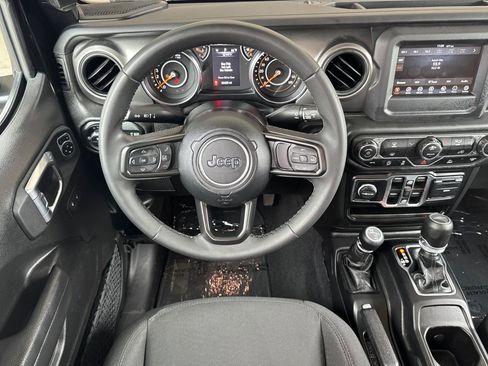 Used 2023 Jeep Gladiator Sport AWD/4WD image 13