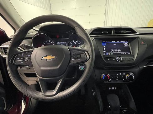 Used 2023 Chevrolet TrailBlazer LT FWD image 37