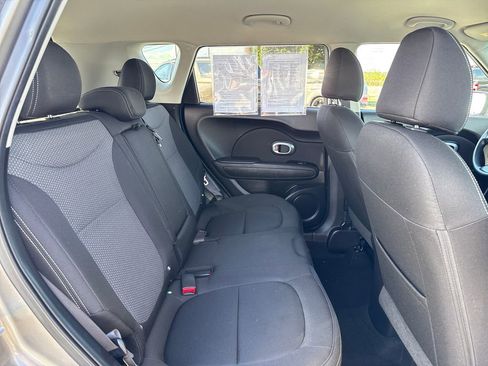Used 2017 Kia Soul + FWD image 16