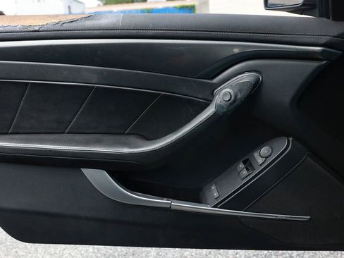 Used 2011 Cadillac CTS Coupe RWD image 39