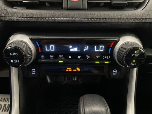 Used 2025 Toyota RAV4 XLE AWD/4WD image 23