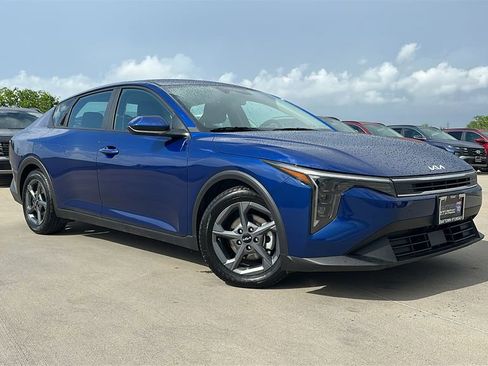 Used 2025 Kia K4 LXS FWD image 5