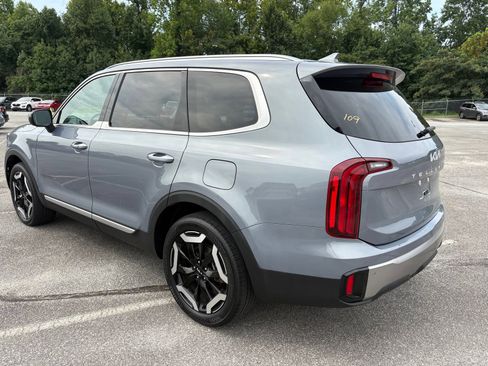 Used 2025 Kia Telluride S FWD image 5
