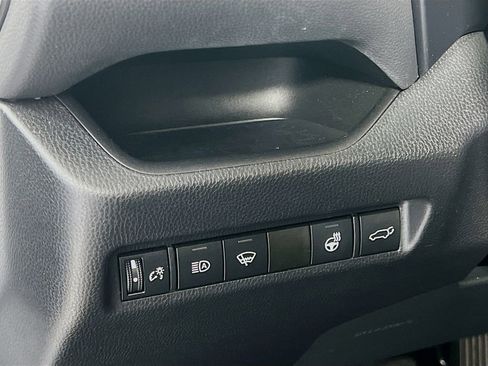 Used 2021 Toyota RAV4 XLE Premium image 10