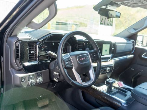 Used 2025 GMC Sierra 1500 Elevation w/ Elevation Premium Package AWD/4WD image 15