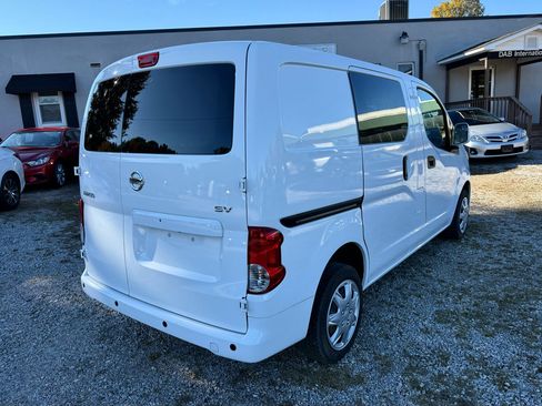 Used 2020 Nissan NV200 SV w/ Sliding Glass Door Package image 5