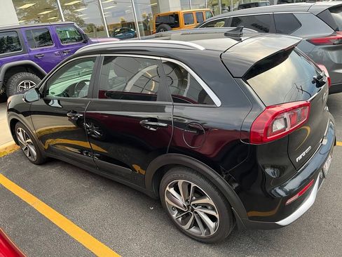 Used 2019 Kia Niro Touring FWD image 12