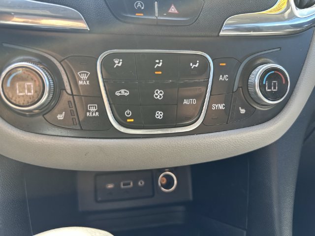Used 2023 Chevrolet Equinox LT AWD/4WD image 25