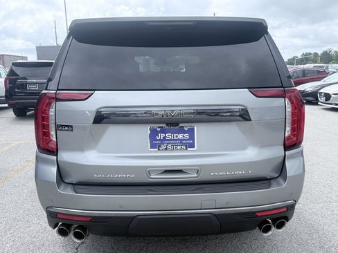 Used 2023 GMC Yukon Denali Ultimate AWD/4WD image 6