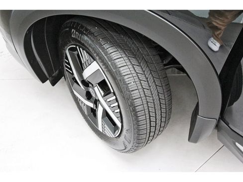 Used 2026 Nissan Kicks SV w/ SV Premium Package FWD image 7