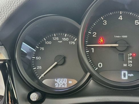 Certified 2023 Porsche Macan AWD/4WD image 13