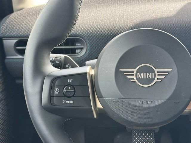 Used 2026 MINI Cooper 4-Door Hardtop FWD image 21