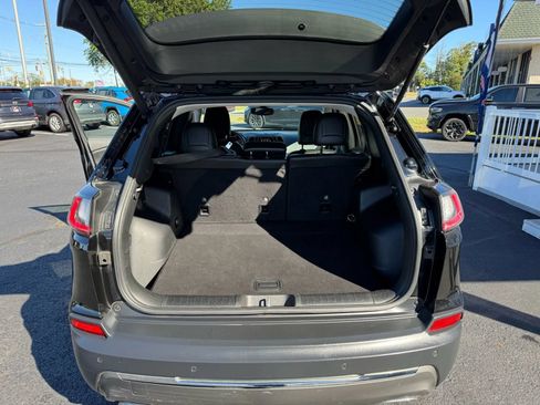 Used 2019 Jeep Cherokee Limited AWD/4WD image 34