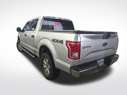 Used 2015 Ford F150 XLT w/ Trailer Tow Package image 9