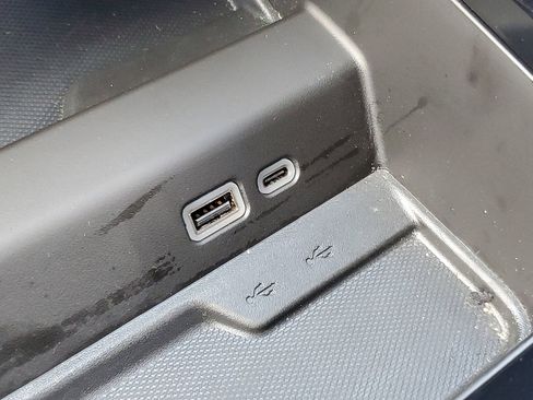 Used 2025 Chevrolet Tahoe LT image 31