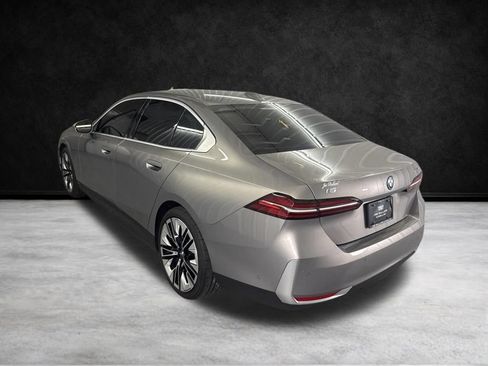 Used 2024 BMW i5 eDrive40i w/ Premium Package RWD image 7