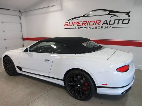 Used 2024 Bentley Continental GT Speed AWD/4WD image 3