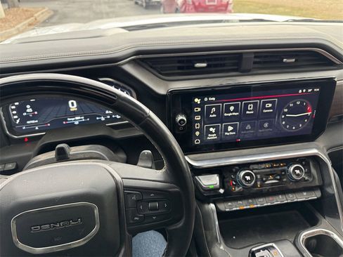Used 2023 GMC Sierra 1500 Denali Ultimate image 8