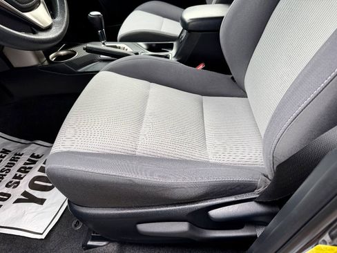 Used 2015 Toyota RAV4 XLE AWD/4WD image 34