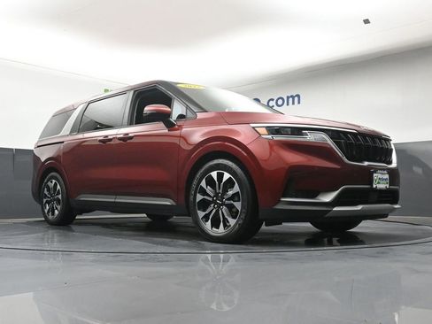 Used 2022 Kia Carnival EX FWD image 28