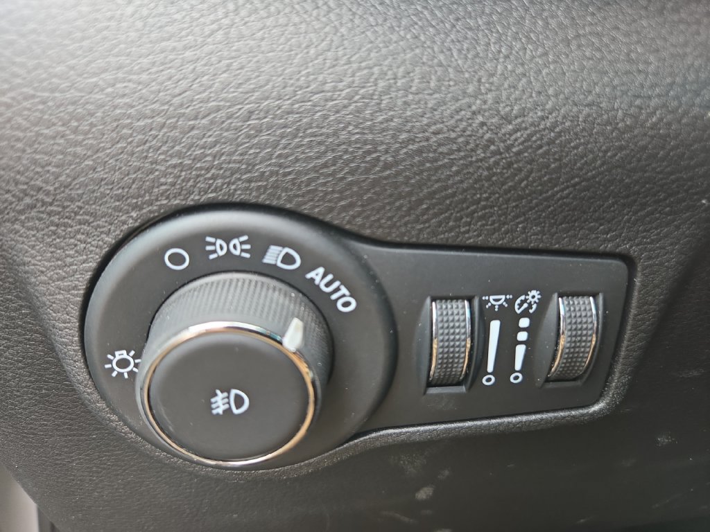 Used 2024 Jeep Compass Limited AWD/4WD image 20