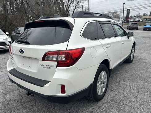 Used 2017 Subaru Outback 2.5i Premium image 3