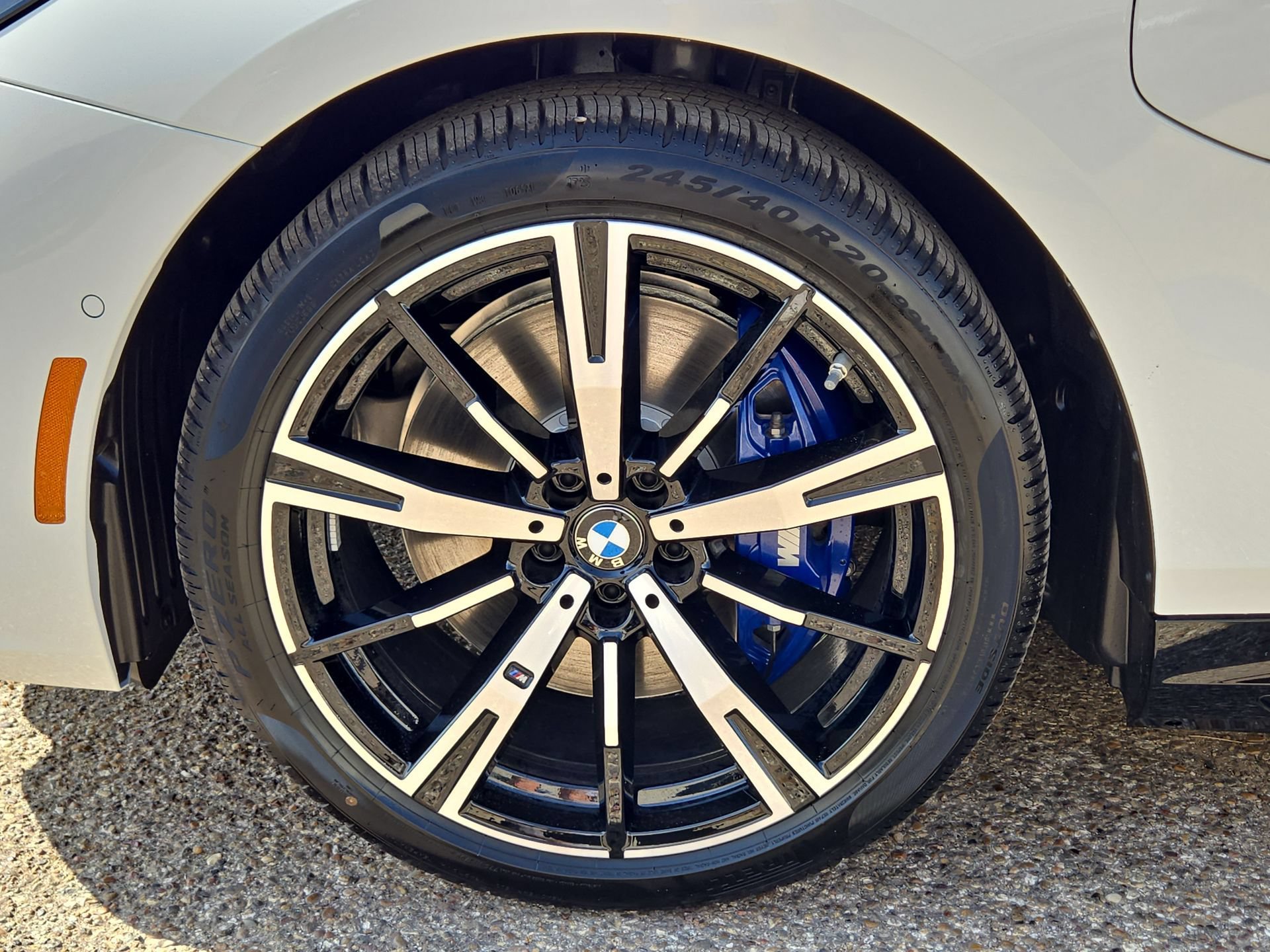 New 2027 BMW 550e xDrive AWD/4WD image 11