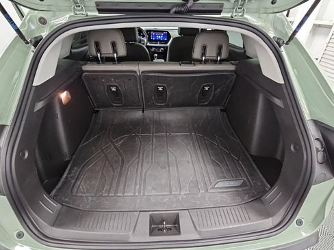 Used 2025 Chevrolet Trax ACTIV w/ Sunroof Package FWD image 33