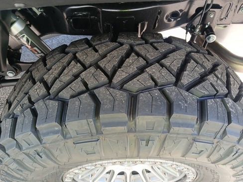 New 2025 Jeep Gladiator Sport image 19