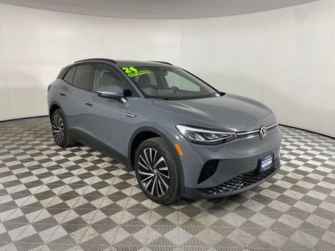 Used 2024 Volkswagen ID.4 Pro AWD/4WD image 16
