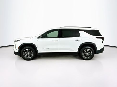 Used 2026 Chevrolet Traverse LT FWD image 4