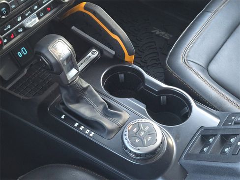 Used 2024 Ford Bronco Badlands image 15