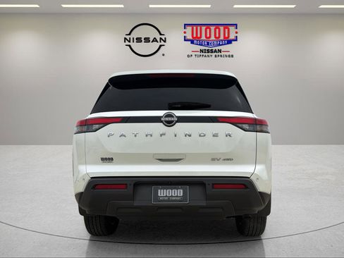 Certified 2024 Nissan Pathfinder SV image 3