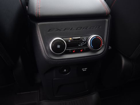 Used 2025 Ford Explorer ST image 18
