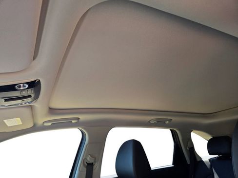 New 2026 Kia Sorento S FWD image 19