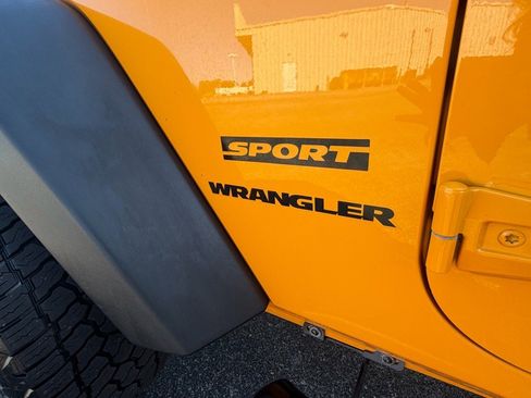 Used 2012 Jeep Wrangler Sport AWD/4WD image 13
