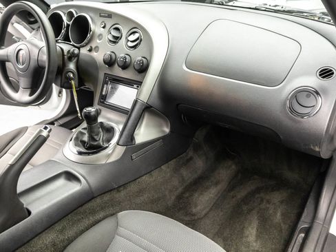 Used 2007 Pontiac Solstice Convertible image 28