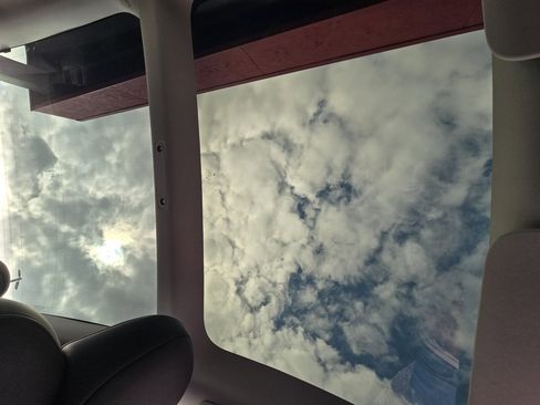 Used 2023 Tesla Model 3 Standard Range image 23