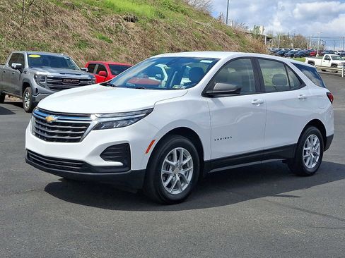Used 2023 Chevrolet Equinox LS image 3
