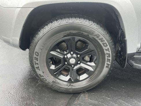 Used 2024 Toyota 4Runner SR5 RWD image 9