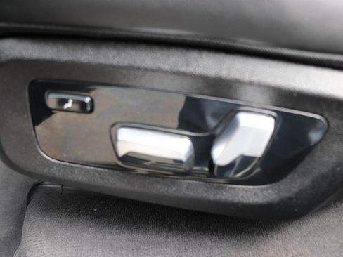 Used 2025 BMW X7 xDrive40i image 36