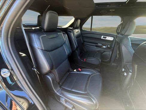Used 2023 Ford Explorer ST w/ Equipment Group 401A image 16