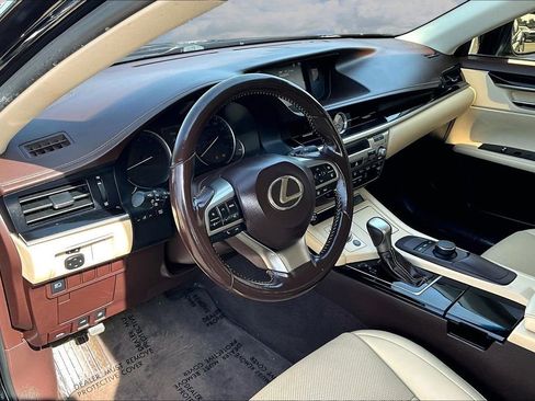 Used 2017 Lexus ES 350 w/ Accessory Package 2 FWD image 16