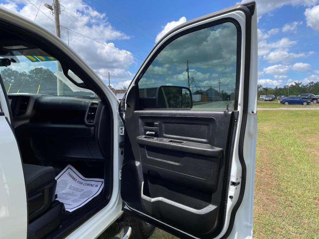 Used 2022 RAM 2500 Tradesman w/ Chrome Appearance Group AWD/4WD image 10